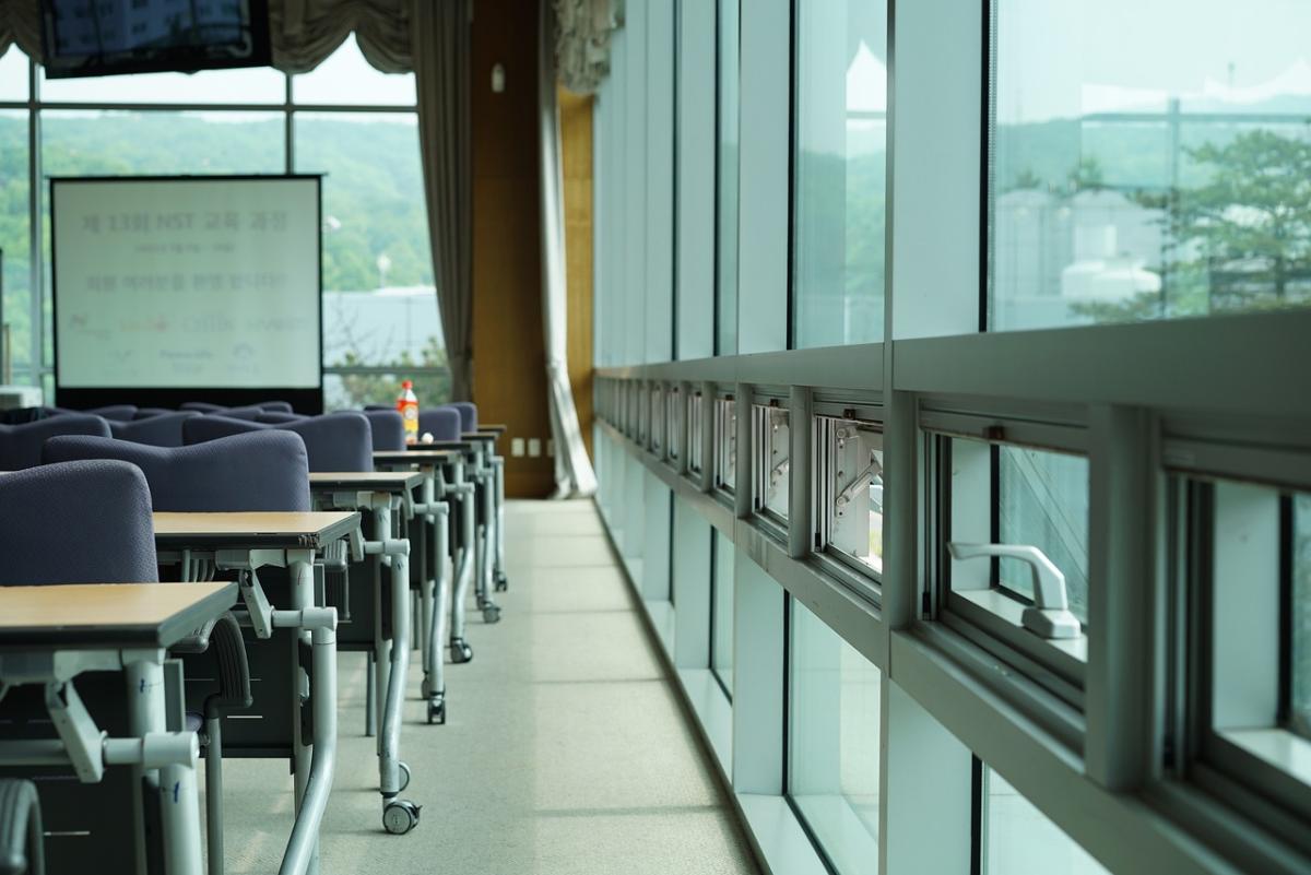 Comment-choisir-le-bon-lieu-pour-votre-seminaire-d-entreprise-6717a372e271f